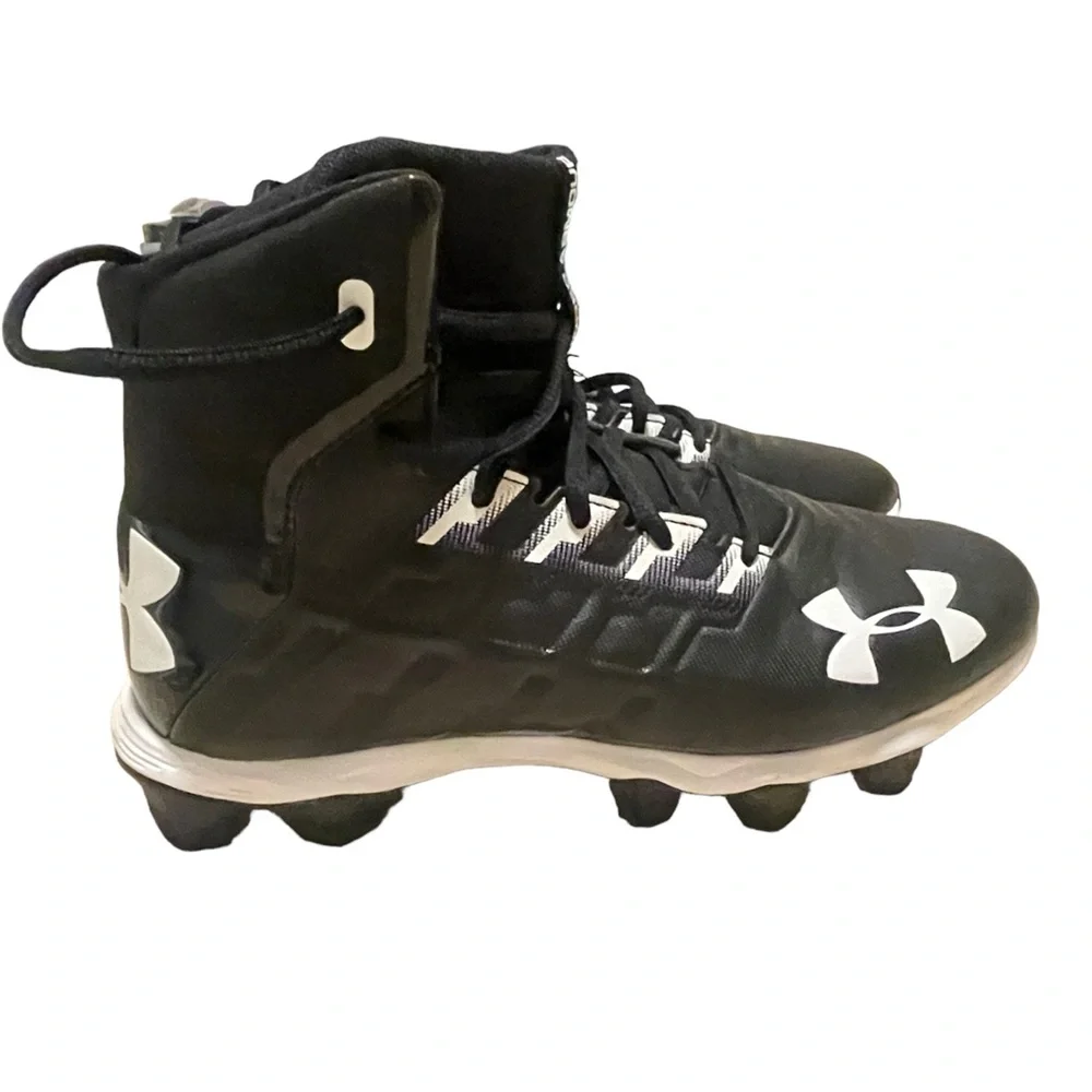 Under Armour Boy’s Youth cleats 5.5 Y